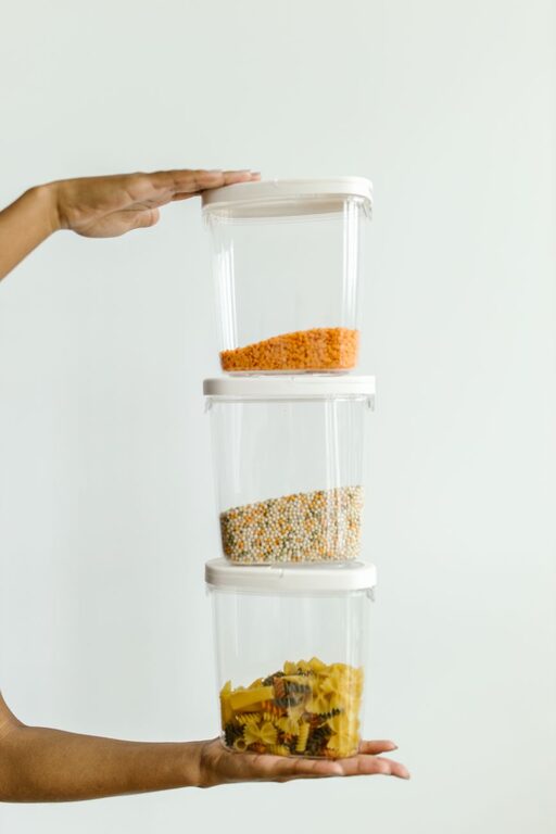 Como planear refeições com ingredientes básicos da despensa
